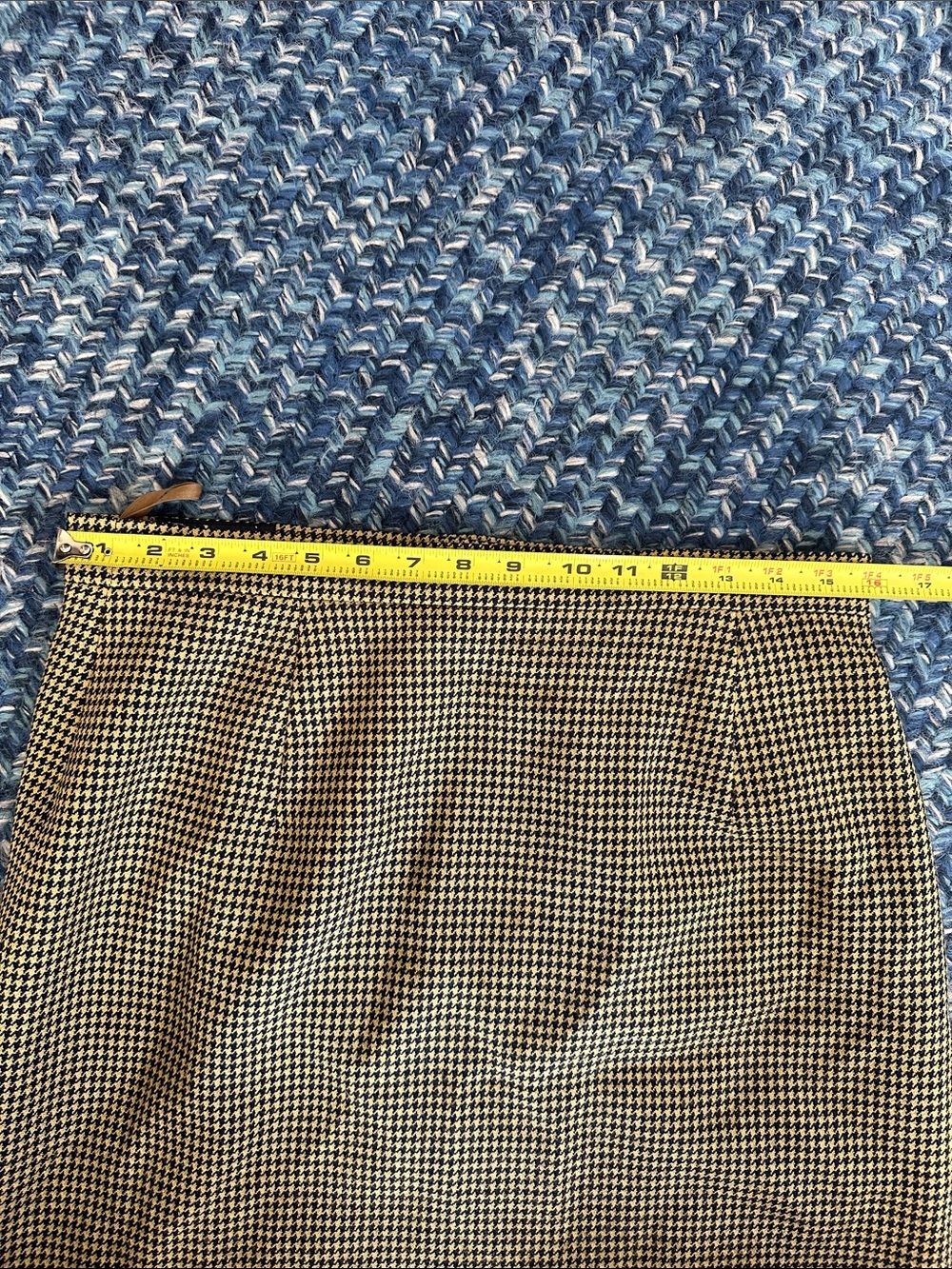 Vintage Burberry plaid herringbone wool skirt - Picture 9 of 9